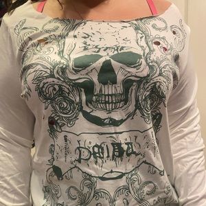 Vintage EMU top, SIZE MEDIUM! Brand new with tags. Skull top.